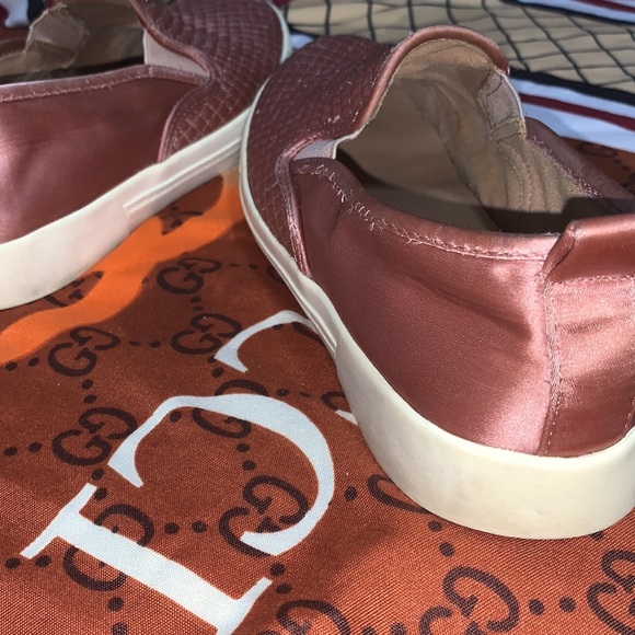 Pink call it spring shoe… - Picture 11 of 17